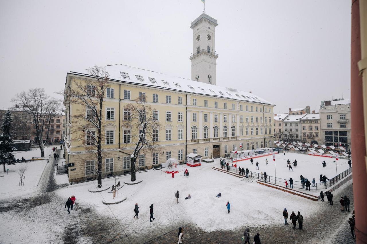 View On Rynok Square Apartments Lviv Exteriör bild